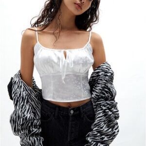 L.A Hearts white floral jacquard cropped tank top size XS